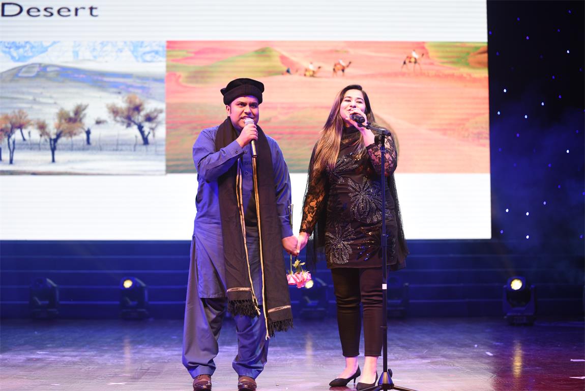 新年晚会3.jpg 新年晚会3.jpg